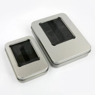 Malá kovová škatuľka na pamäťovú kartu