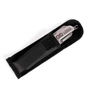 Oceľový 13-funkčný vreckový nôž - strieborný