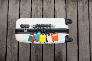 Visačka na batožinu - žltá