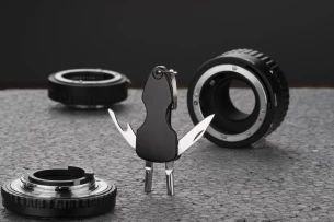 Prívesok na kľúče ATERO - čierny