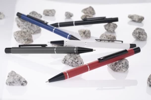 Pero SATO - červené